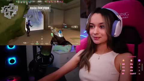 Snapshot of juicy___angel chatting on February 13, 8:24 pm Angelina online show from February 13, 8:24 pm