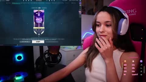 Snapshot of juicy___angel chatting on February 13, 11:26 pm Angelina online show from February 13, 11:26 pm