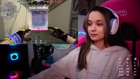 Snapshot of juicy___angel chatting on February 14, 11:20 pm Angelina online show from February 14, 11:20 pm