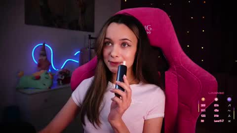 Snapshot of juicy___angel chatting on February 18, 8:03 pm Angelina online show from February 18, 8:03 pm