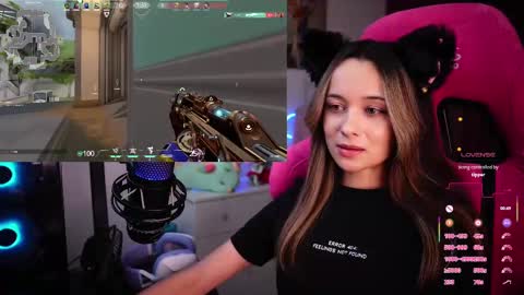 Snapshot of juicy___angel chatting on February 21, 12:16 am Angelina online show from February 21, 12:16 am