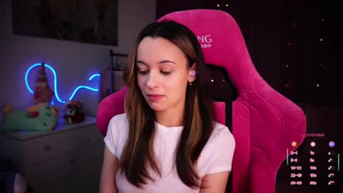 Snapshot of juicy___angel chatting on February 24, 8:25 pm Angelina online show from February 24, 8:25 pm