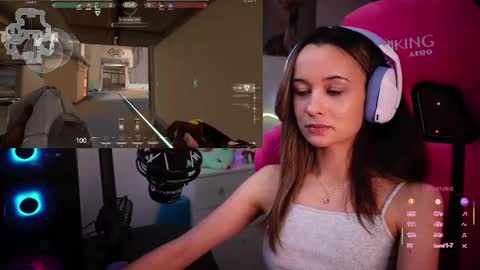 Snapshot of juicy___angel chatting on March 7, 11:16 pm Angelina online show from March 7, 11:16 pm