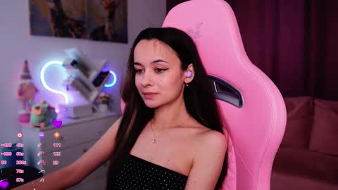 Snapshot of juicy___angel chatting on September 23, 10:18 am Angelina online show from September 23, 10:18 am