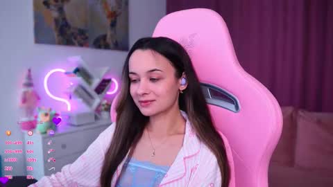 Snapshot of juicy___angel chatting on October 9, 9:51 am Angelina online show from October 9, 9:51 am