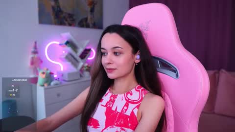 Snapshot of juicy___angel chatting on October 29, 11:23 am Angelina online show from October 29, 11:23 am