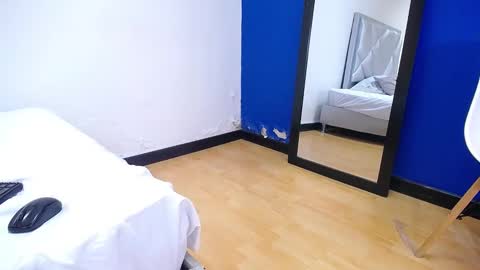 Snapshot of juicy_bignipples18 chatting on December 2, 4:53 pm juicy_bignipples18 online show from December 2, 4:53 pm