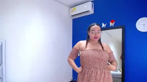 Snapshot of juicy_bignipples18 chatting on December 13, 5:54 pm juicy_bignipples18 online show from December 13, 5:54 pm