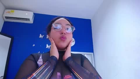 Snapshot of juicy_bignipples18 chatting on January 24, 6:35 am juicy_bignipples18 online show from January 24, 6:35 am