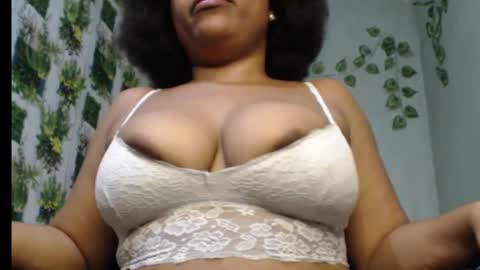 Snapshot of juicy_gold22 chatting on March 4, 7:32 pm Mariagold online show from March 4, 7:32 pm
