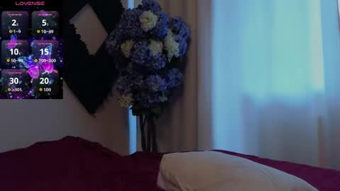 laura online show from March 25, 10:21 am