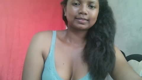 Snapshot of juicy_pretty chatting on December 13, 8:41 am stellah online show from December 13, 8:41 am