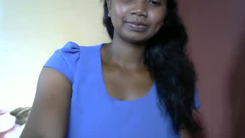 Snapshot of juicy_pretty chatting on March 8, 10:43 am stellah online show from March 8, 10:43 am
