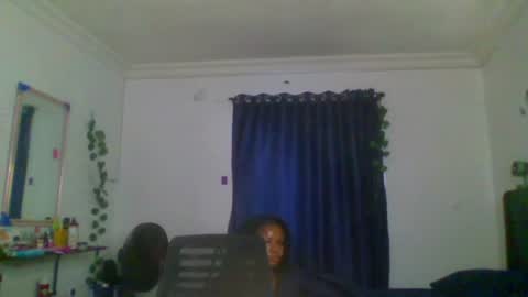 Snapshot of juicy_pussy1122 chatting on December 1, 8:19 am Emily online show from December 1, 8:19 am