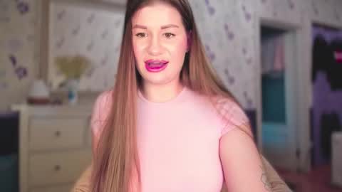 Snapshot of juicyhelenx chatting on September 25, 3:27 pm Elena online show from September 25, 3:27 pm