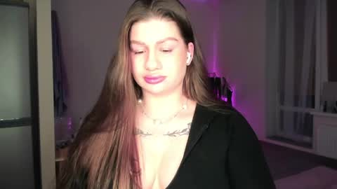 Elena online show from April 22, 8:10 pm