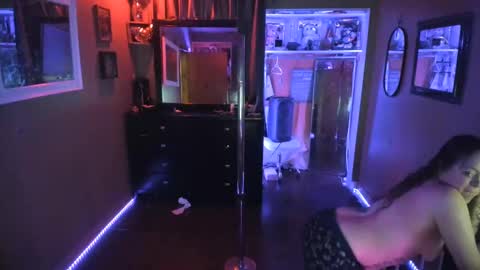 Snapshot of juicyjayxxx69 chatting on February 13, 4:00 am juicyjayxxx69 online show from February 13, 4:00 am