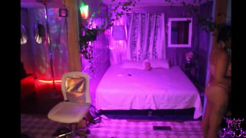 Snapshot of juicyjayxxx69 chatting on October 8, 4:10 am juicyjayxxx69 online show from October 8, 4:10 am