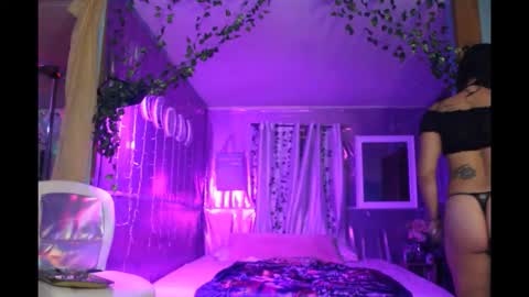 Snapshot of juicyjayxxx69 chatting on November 22, 3:27 am juicyjayxxx69 online show from November 22, 3:27 am