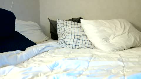 JuicyLaureXXX online show from September 13, 6:24 am