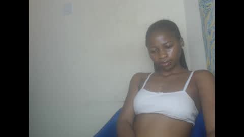 Snapshot of juicypiexx chatting on January 25, 2:15 am juicypiexx online show from January 25, 2:15 am