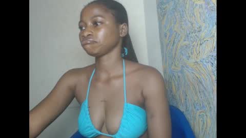 Snapshot of juicypiexx chatting on January 29, 3:54 am juicypiexx online show from January 29, 3:54 am