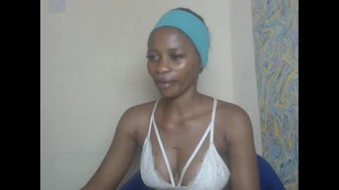 Snapshot of juicypiexx chatting on February 11, 10:28 pm juicypiexx online show from February 11, 10:28 pm