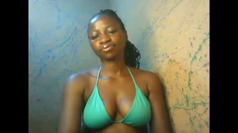 Snapshot of juicypiexx chatting on September 15, 1:05 am juicypiexx online show from September 15, 1:05 am