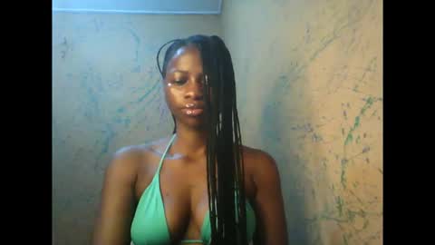 Snapshot of juicypiexx chatting on October 6, 2:20 am juicypiexx online show from October 6, 2:20 am