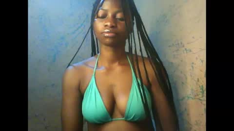 Snapshot of juicypiexx chatting on October 12, 2:43 am juicypiexx online show from October 12, 2:43 am
