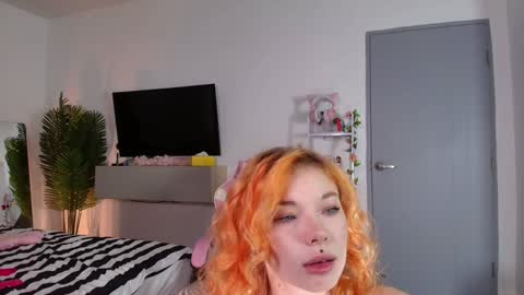 Snapshot of juicyshow chatting on November 21, 1:37 am Hiya Im your sweet Lia online show from November 21, 1:37 am