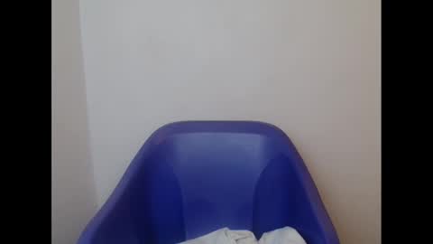 juicyxpink online show from February 12, 7:55 am