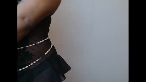 juicyxpink online show from February 22, 2:08 pm