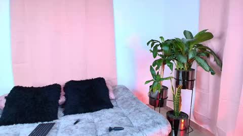 Jules and Gia online show from September 29, 10:09 am