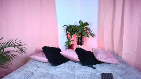 Jules and Gia online show from October 4, 10:02 am