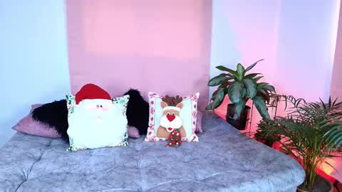 Jules and Gia online show from December 2, 5:41 pm