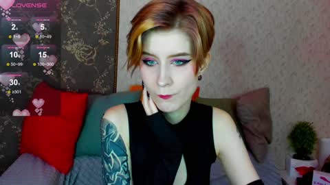 Jules online show from December 6, 1:07 am