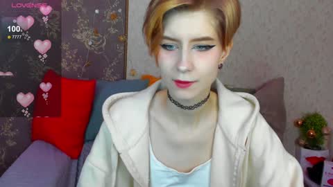 Jules online show from December 8, 1:02 am