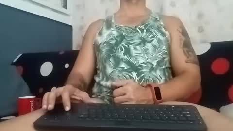 Snapshot of juleslake2 chatting on October 27, 11:36 am juleslake2 online show from October 27, 11:36 am