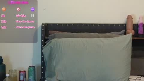 Snapshot of julesssnextdoor chatting on January 5, 7:49 am Julesss online show from January 5, 7:49 am