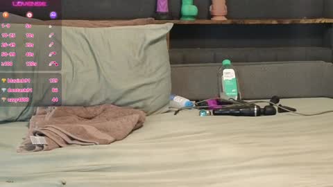 Snapshot of julesssnextdoor chatting on January 30, 10:50 am Julesss online show from January 30, 10:50 am