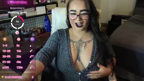 Snapshot of julesssnextdoor chatting on September 12, 4:23 am Julesss online show from September 12, 4:23 am