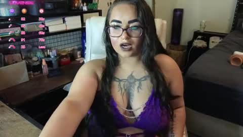 Snapshot of julesssnextdoor chatting on September 29, 5:45 am Julesss online show from September 29, 5:45 am