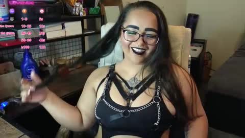 Snapshot of julesssnextdoor chatting on October 3, 5:48 am Julesss online show from October 3, 5:48 am