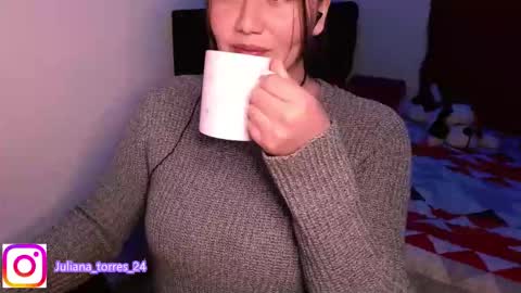 Snapshot of juli_69 chatting on December 18, 1:15 am Juliana Torres online show from December 18, 1:15 am