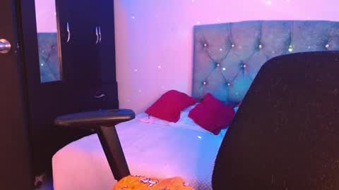 Snapshot of juli_69 chatting on March 7, 7:49 pm Juliana Torres online show from March 7, 7:49 pm