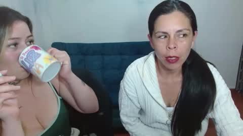 Snapshot of juli_69 chatting on September 12, 11:37 pm Juliana Torres online show from September 12, 11:37 pm