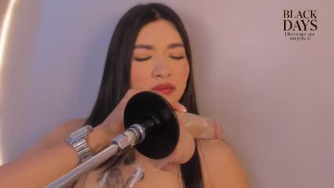 Snapshot of juli_casanova chatting on November 29, 12:30 pm juli_casanova online show from November 29, 12:30 pm