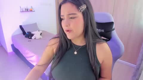 juli_santos_22 online show from December 28, 12:45 pm