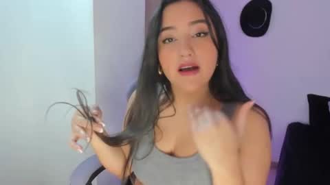 juli_santos_22 online show from February 11, 3:08 pm